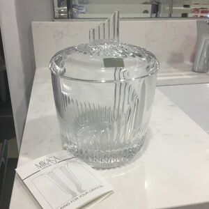 Mikasa Clear Crystal Lidded Container
New in Box. Ready for gifting